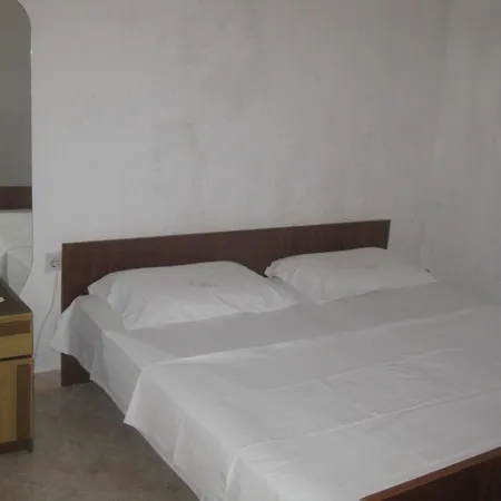 Mit Terrasse Direkt Am By Interhome 公寓