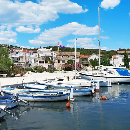 Mit Terrasse Direkt Am By Interhome Daire